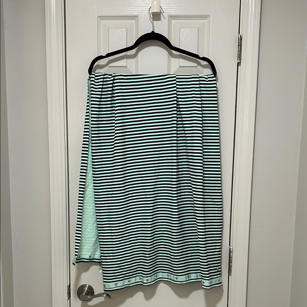Lululemon Striped Mint and Black Women's Scarf